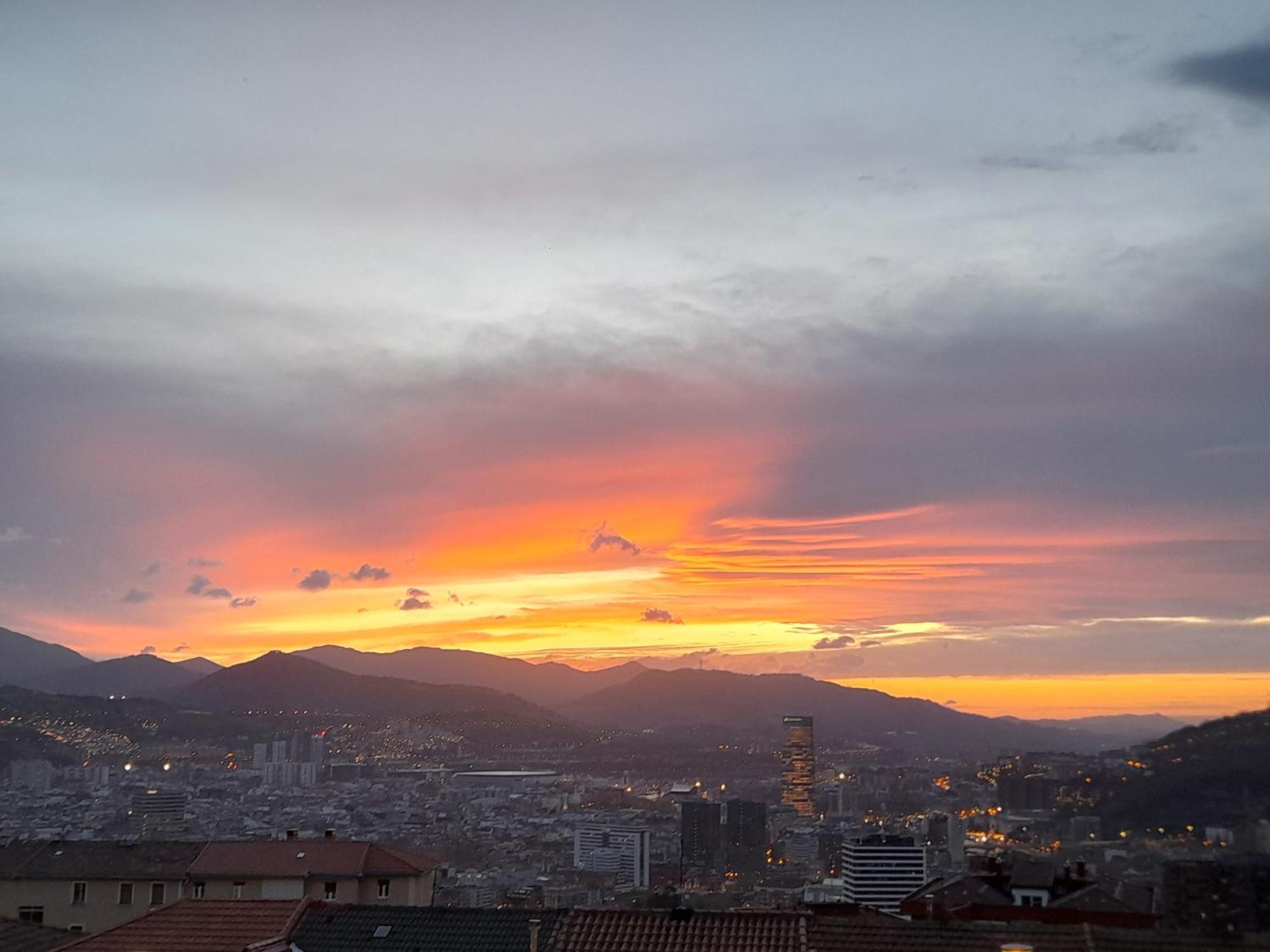 Calida Estancia Descubre La Ciudad Bilbao Extérieur photo